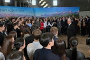 Мемлекет басшысы референдумға белсене қатысқан жастармен әңгімелесті